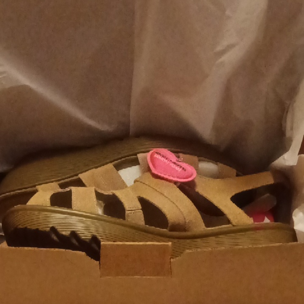 Skechers Women's Suede Sandals. - Picture 13 of 13